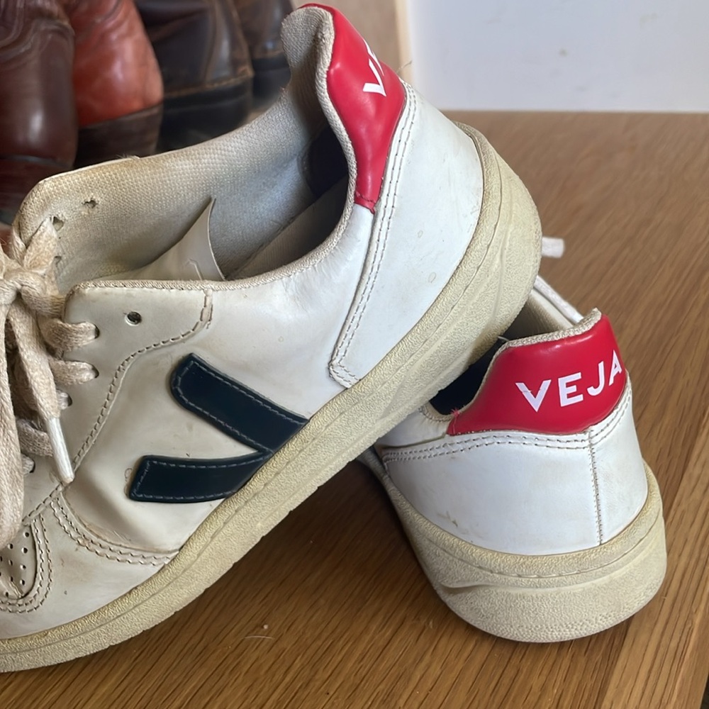 Veja court sneakers women’s blue and red US size 7